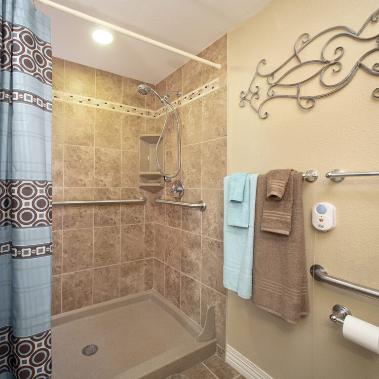 final_cropped_sharp_ch9_8639-bathroom-web-2